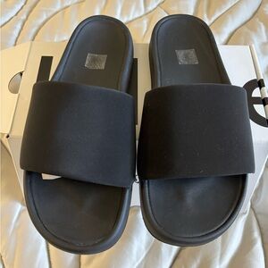 Lululemon Men’s Restfeel Slide